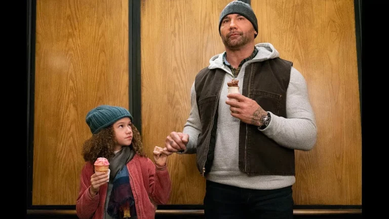 My-Spy-come-finisce-La-spiegazione-del-finale-del-film-con-Dave-Bautista.jpeg